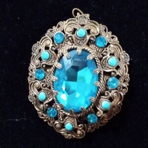 W.GERMANY PENDANT                                     HOST PICK: 07/29